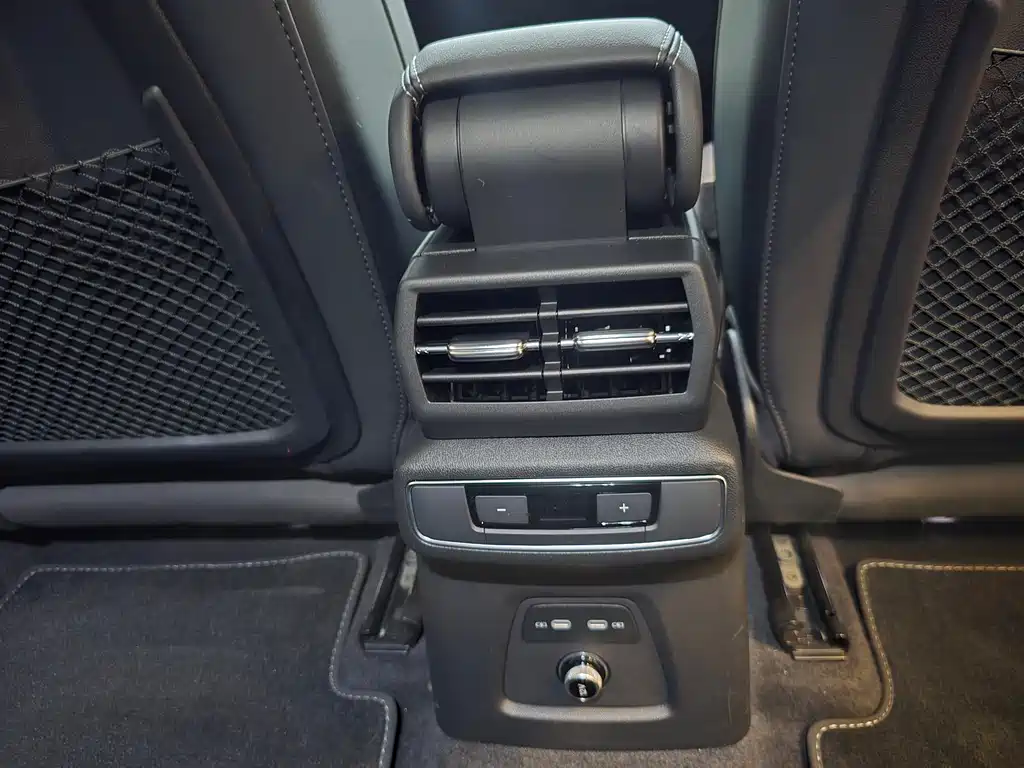 Audi Q4 e-tron 2024 40 e-tron Creative Edition купить на сайте DeffCars