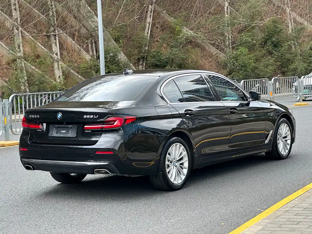 BMW 5 Series 2021 525Li Luxury Package купить на сайте DeffCars
