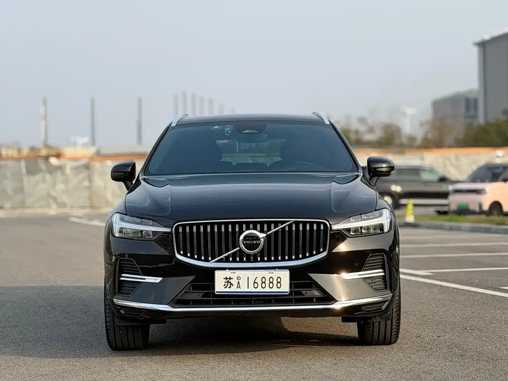 Volvo XC60 2024 B5 four-wheel drive Zhiyuan Deluxe Edition купить на сайте DeffCars