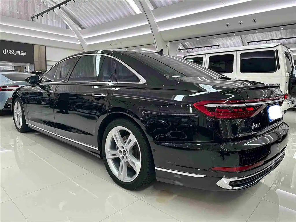 Audi A8 2023 A8L 50 TFSI quattro Premium Selection купить на сайте DeffCars