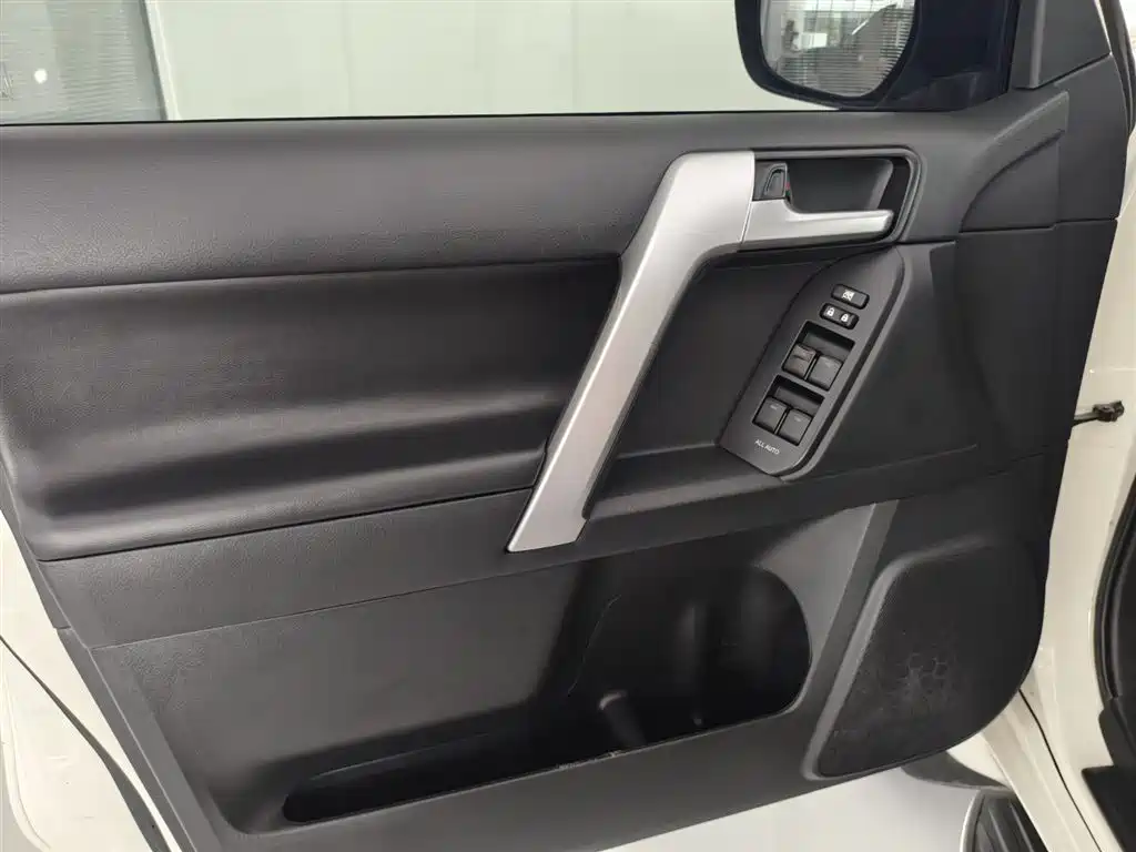 Prado 2019 3.5L automatic TX-L exclusive version with rear mounted spare tire купить на сайте DeffCars