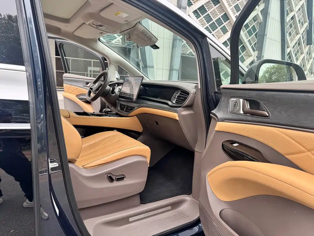 Denza D9 2022 DM-i 1040 Premium Type купить на сайте DeffCars