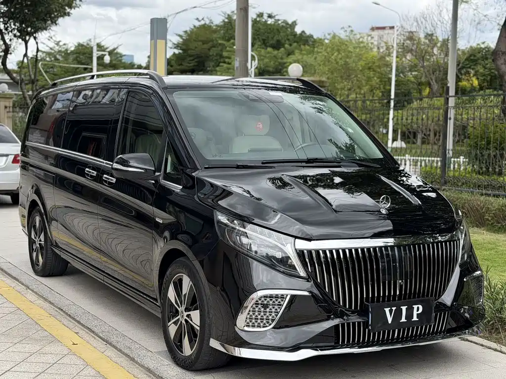 Mercedes-Benz V-Class 2022 V 260 L Long Wheelbase Premium Edition купить на сайте DeffCars