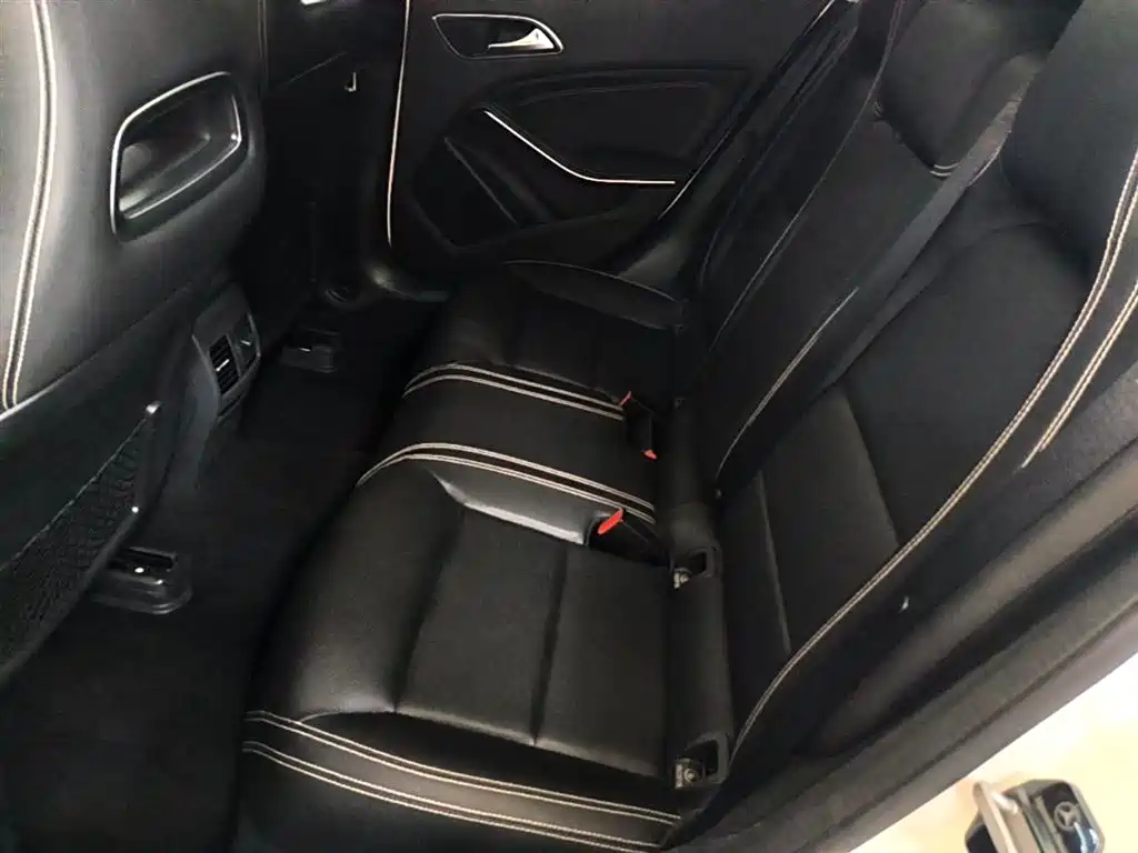 Mercedes-Benz GLA 2016 GLA 200 Fashion Model купить на сайте DeffCars