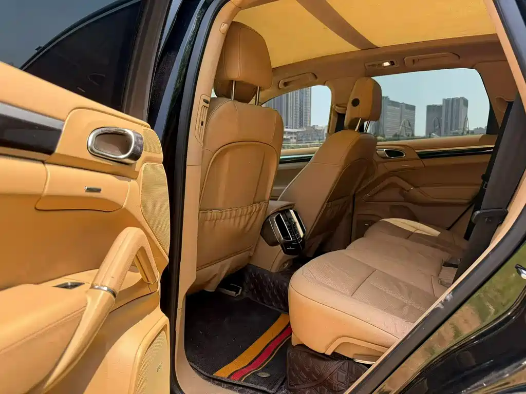 Cayenne 2014 Cayenne Platinum Edition 3.0T купить на сайте DeffCars