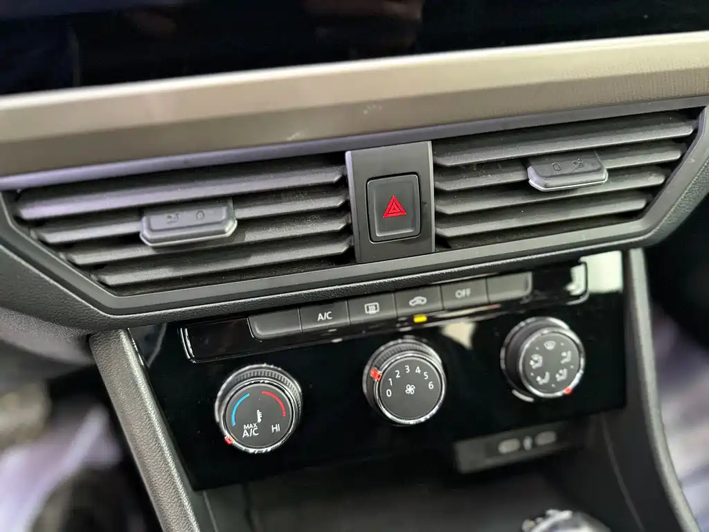 Bora 2023 200TSI DSG Yuexing Edition купить на сайте DeffCars