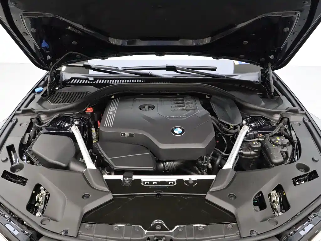 BMW 5 Series 2023 530Li Leading M Sport Kit купить на сайте DeffCars
