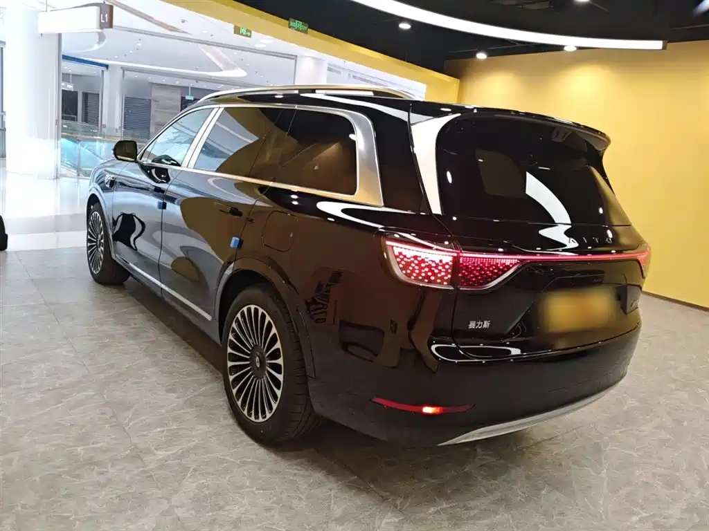 Wenjie M9 2025 extended range Ultra version 52kWh 6-seater version 192-line lidar) купить на сайте DeffCars