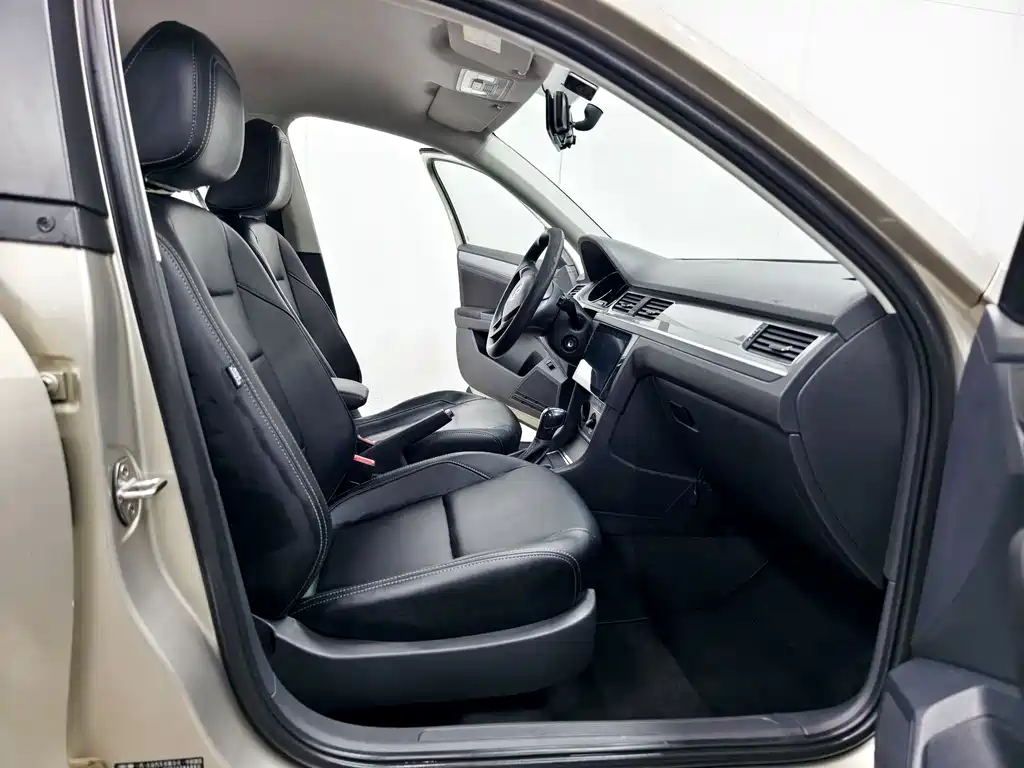 Bora 2017 1.6L automatic fashion model купить на сайте DeffCars