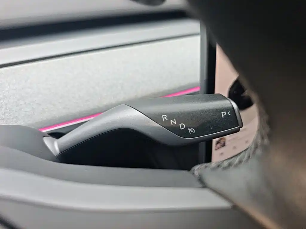 Model Y 2024 rear-wheel drive version купить на сайте DeffCars