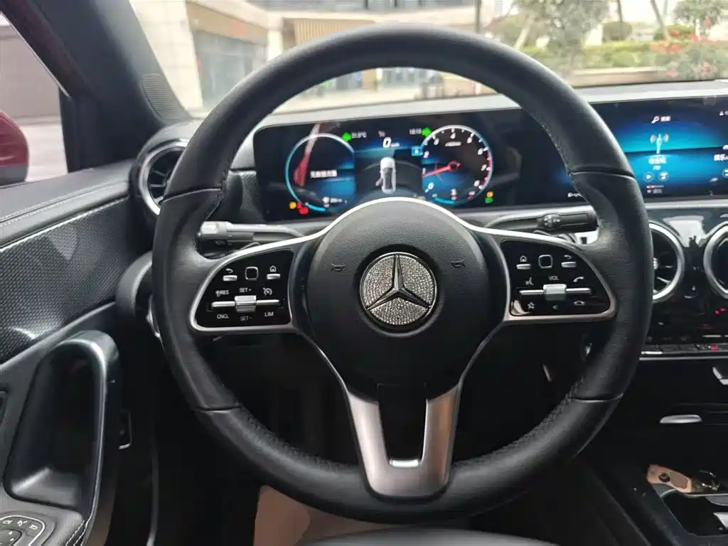 Mercedes-Benz A-Class 2021 A 200 L Sports Sedan Dynamic Type купить на сайте DeffCars