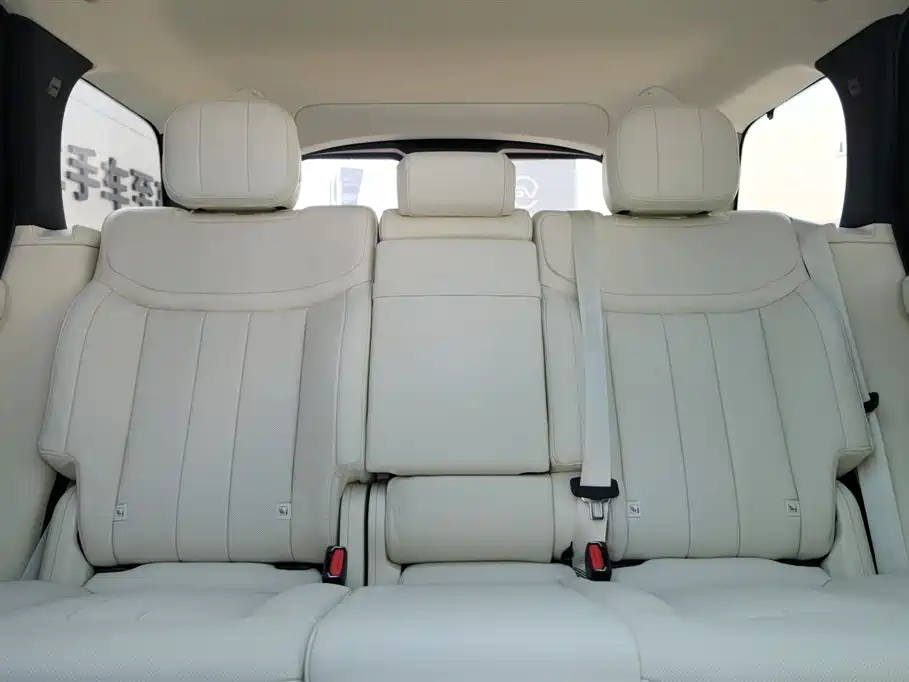 Range Rover 2023 3.0 L6 400PS Genesis Extended Edition купить на сайте DeffCars