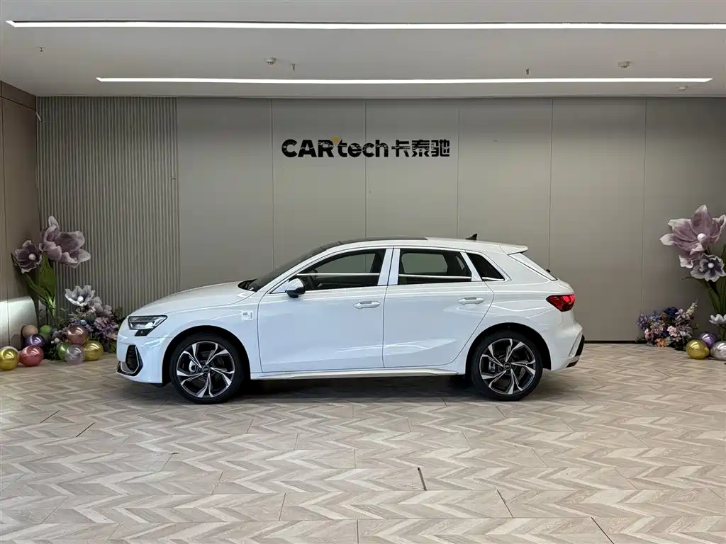 Audi A3 2025 Sportback 35TFSI Flying Spur Exclusive Model купить на сайте DeffCars