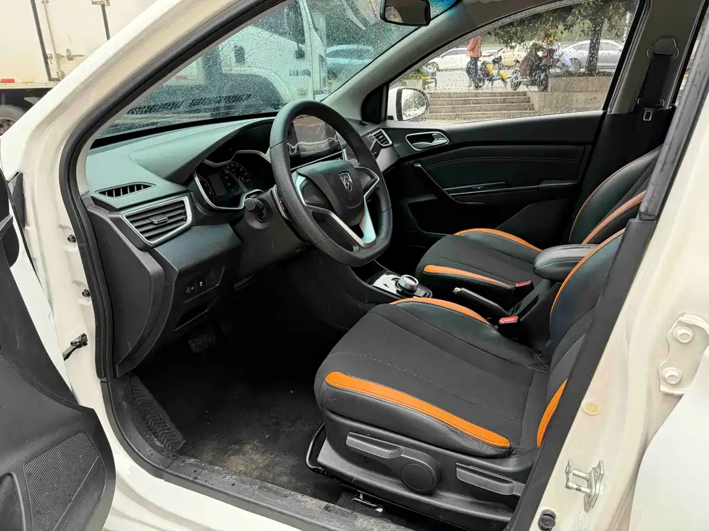 Baojun 310 2017 1.5L automatic fashion model купить на сайте DeffCars