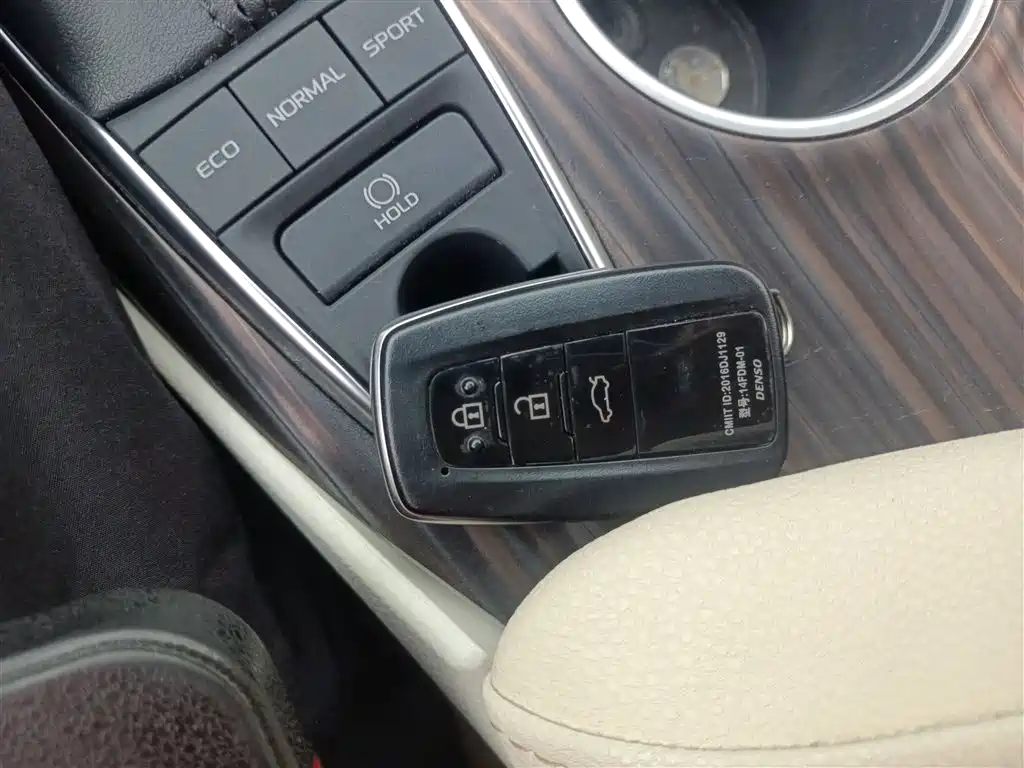 Camry 2019 facelift 2.5G Deluxe Edition купить на сайте DeffCars