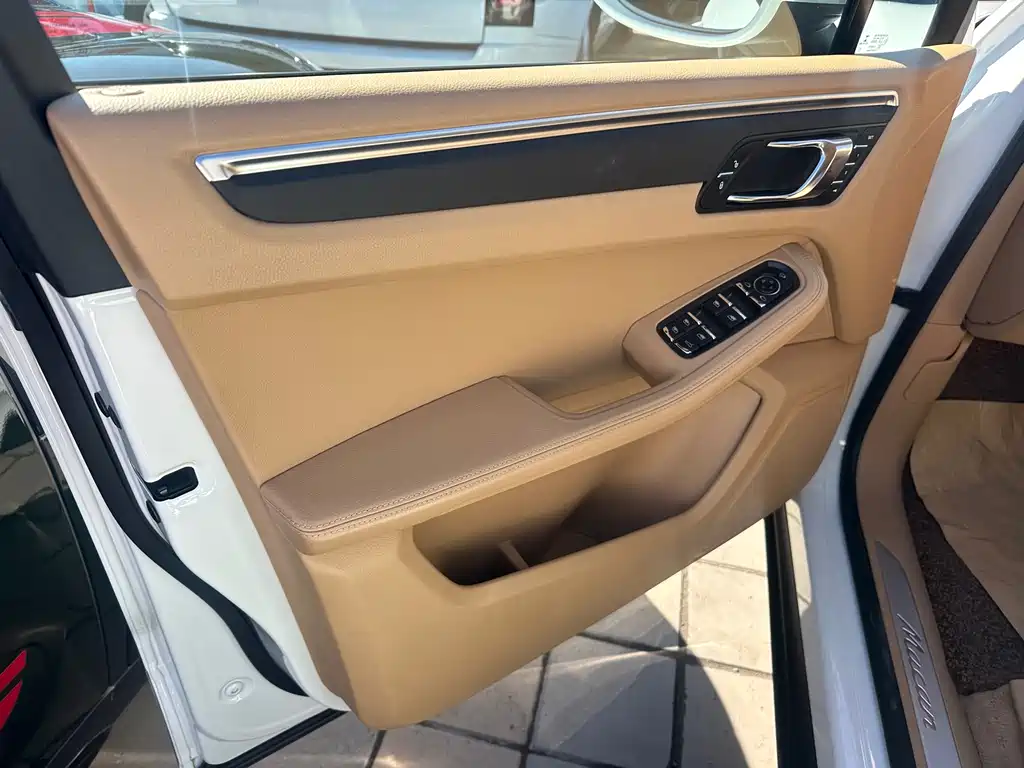 Macan 2016 Macan 2.0T купить на сайте DeffCars