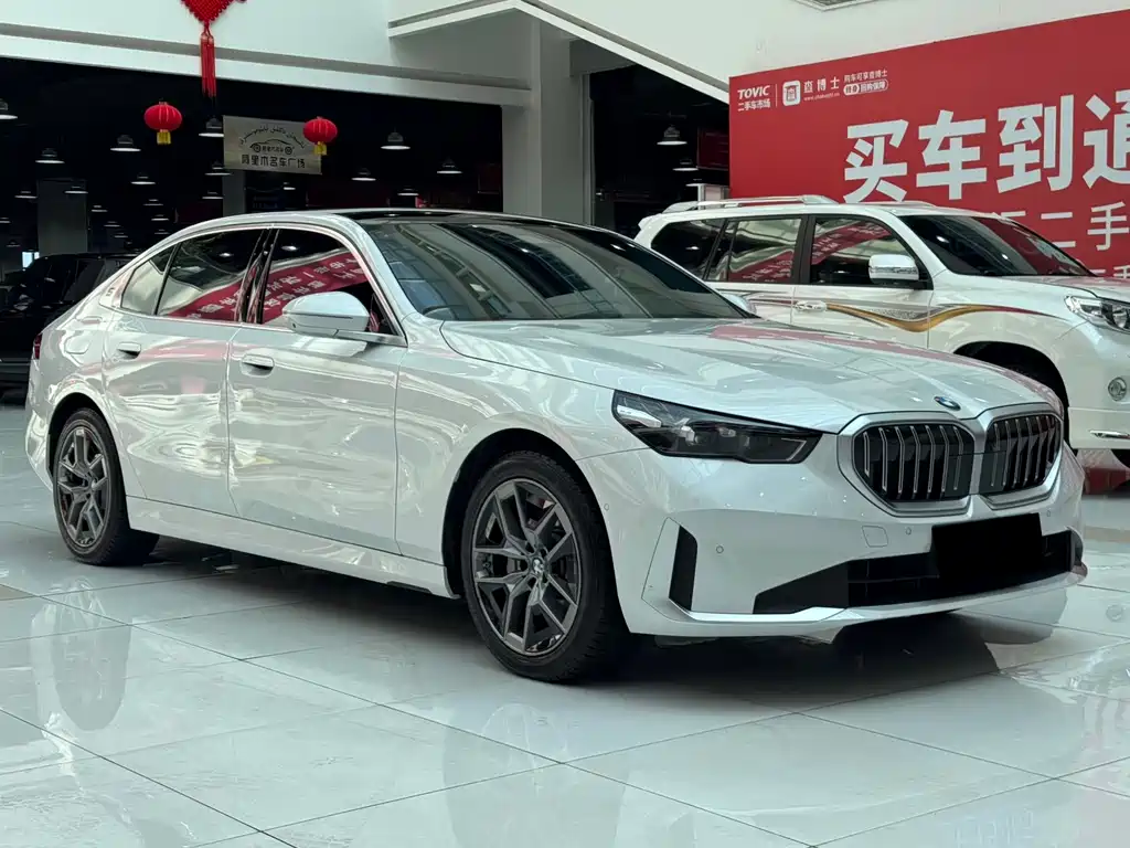 BMW 5 Series 2024 530Li Leading M Sports Package купить на сайте DeffCars