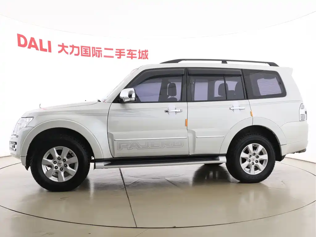 Pajero imported 2020 3.0L automatic luxury off-road version купить на сайте DeffCars