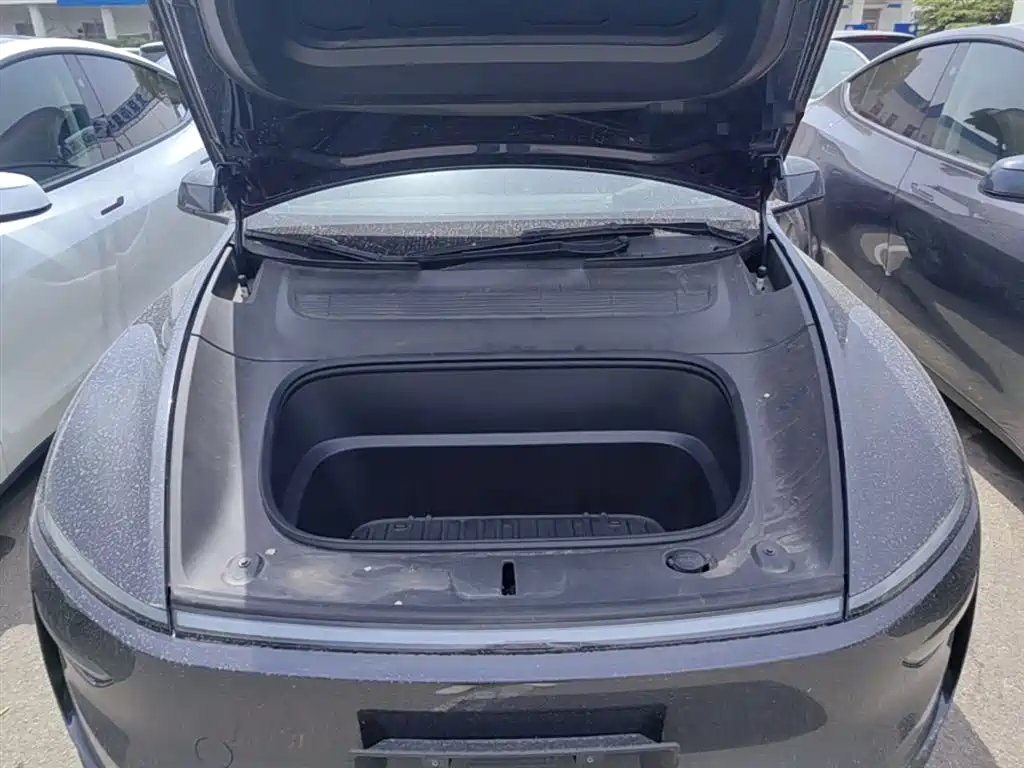 Model Y 2025 rear-wheel drive version купить на сайте DeffCars