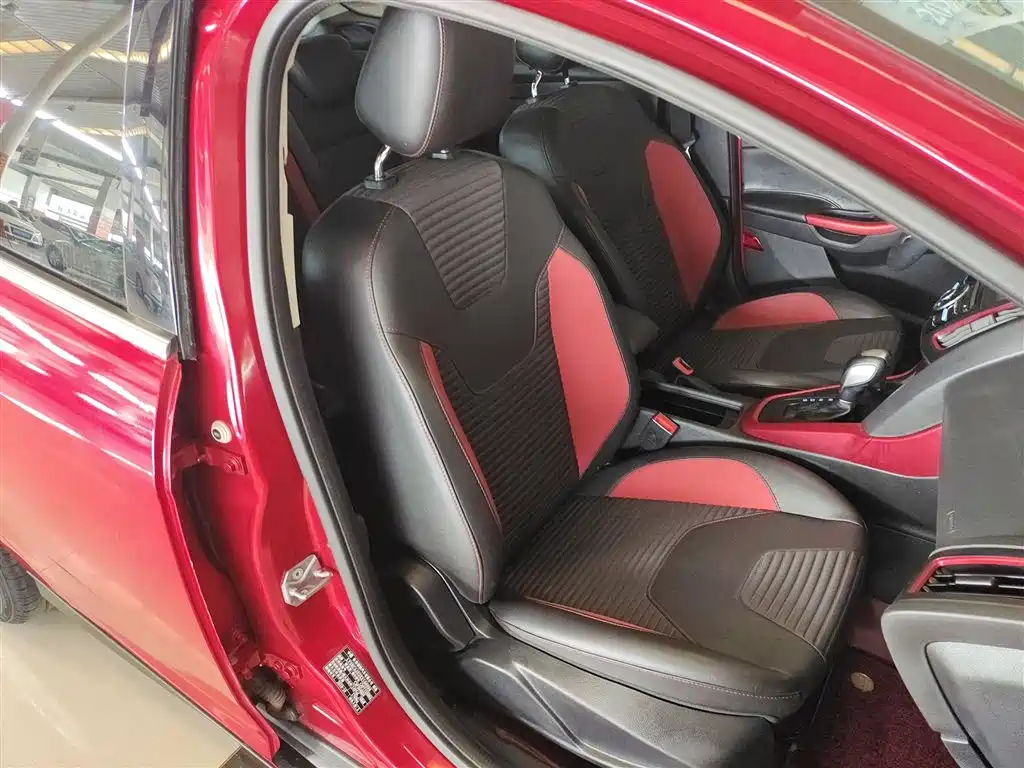 Focus 2020 hatchback classic 1.5L automatic fashion model купить на сайте DeffCars