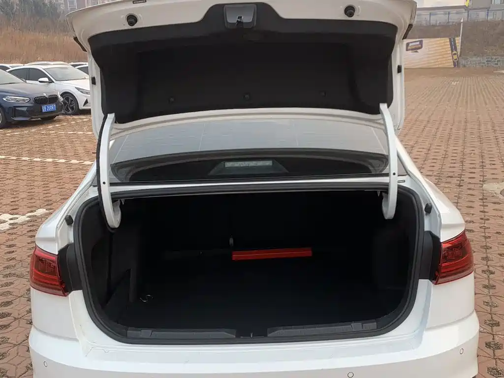 Bora 2023 model 200TSI DSG Yuexing PRO version купить на сайте DeffCars