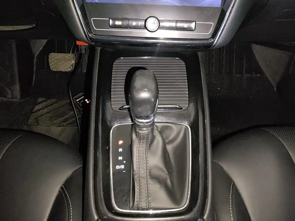 Roewe i5 2019 1.5L automatic 4G Internet Langham Edition купить на сайте DeffCars
