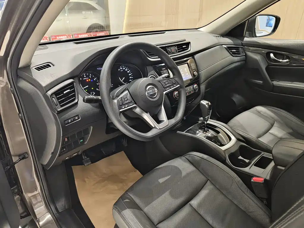 X-Trail 2017 2.0L CVT Comfort Edition 2WD купить на сайте DeffCars