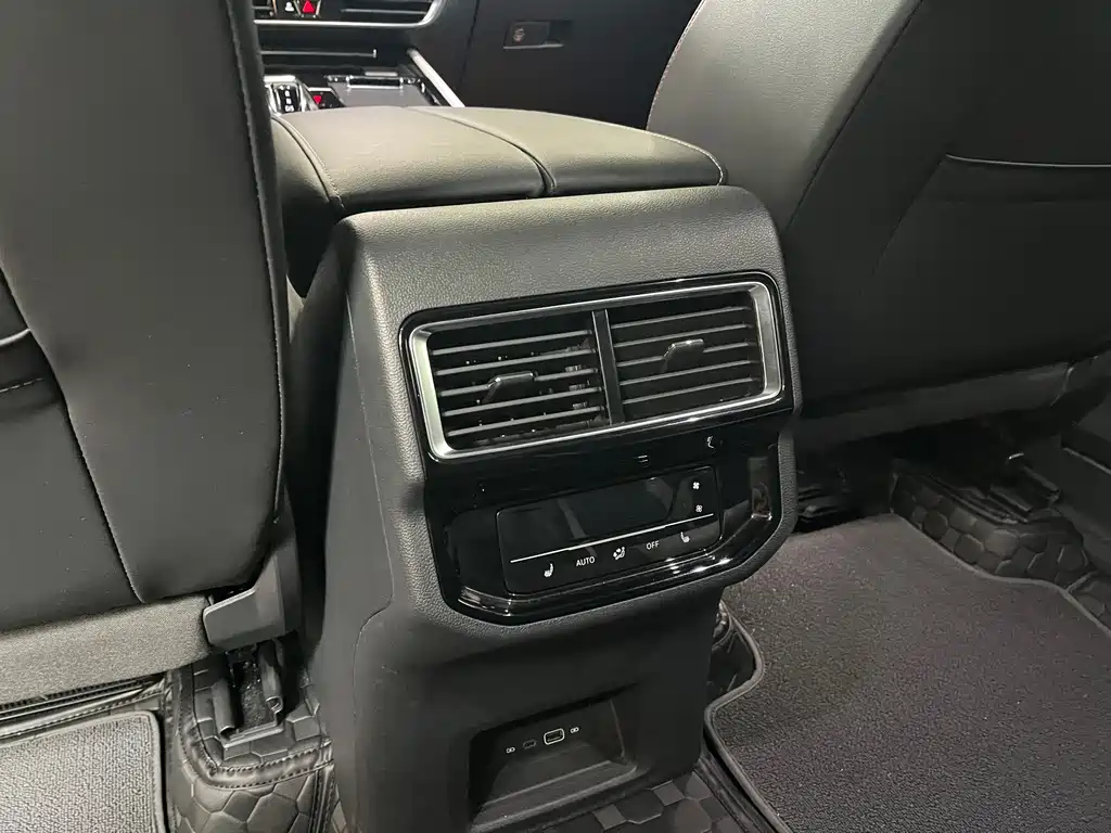 Touron 2024 Touron X 380TSI four-wheel drive luxury version купить на сайте DeffCars