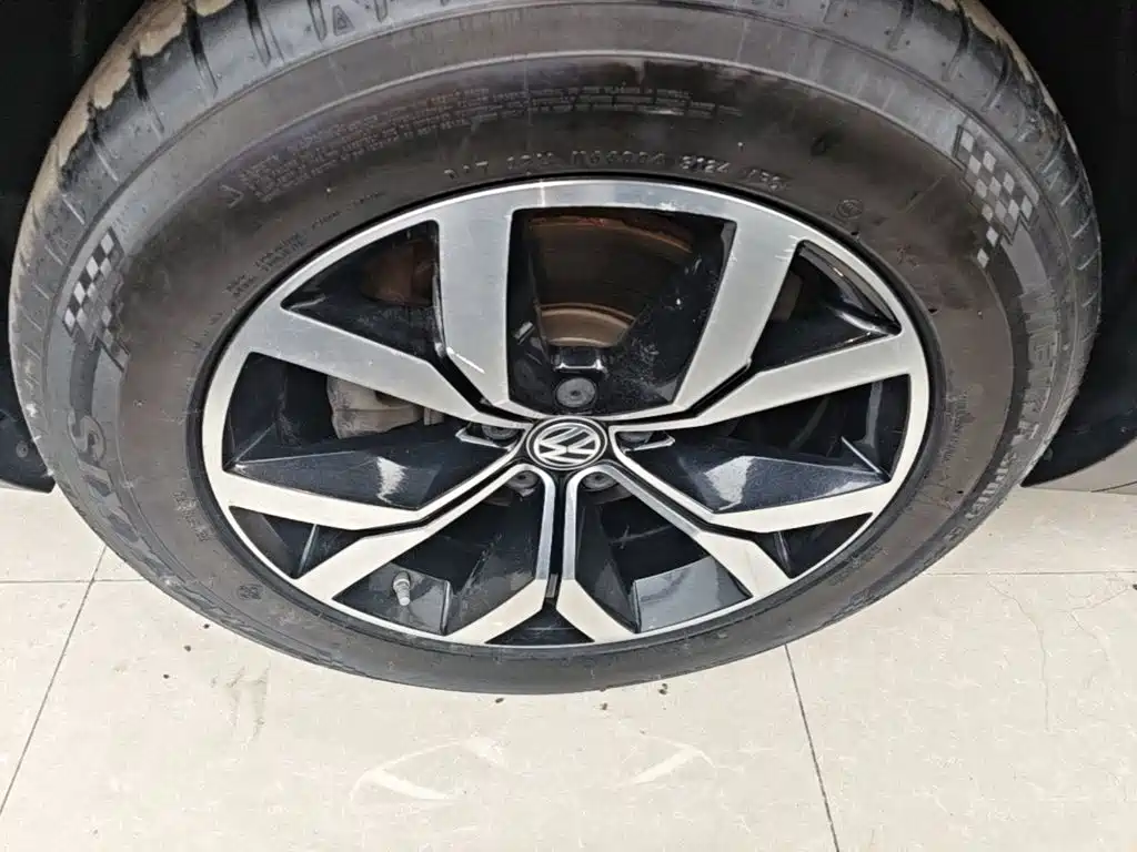 Touron 2019 330TSI 2WD Deluxe Edition National V купить на сайте DeffCars