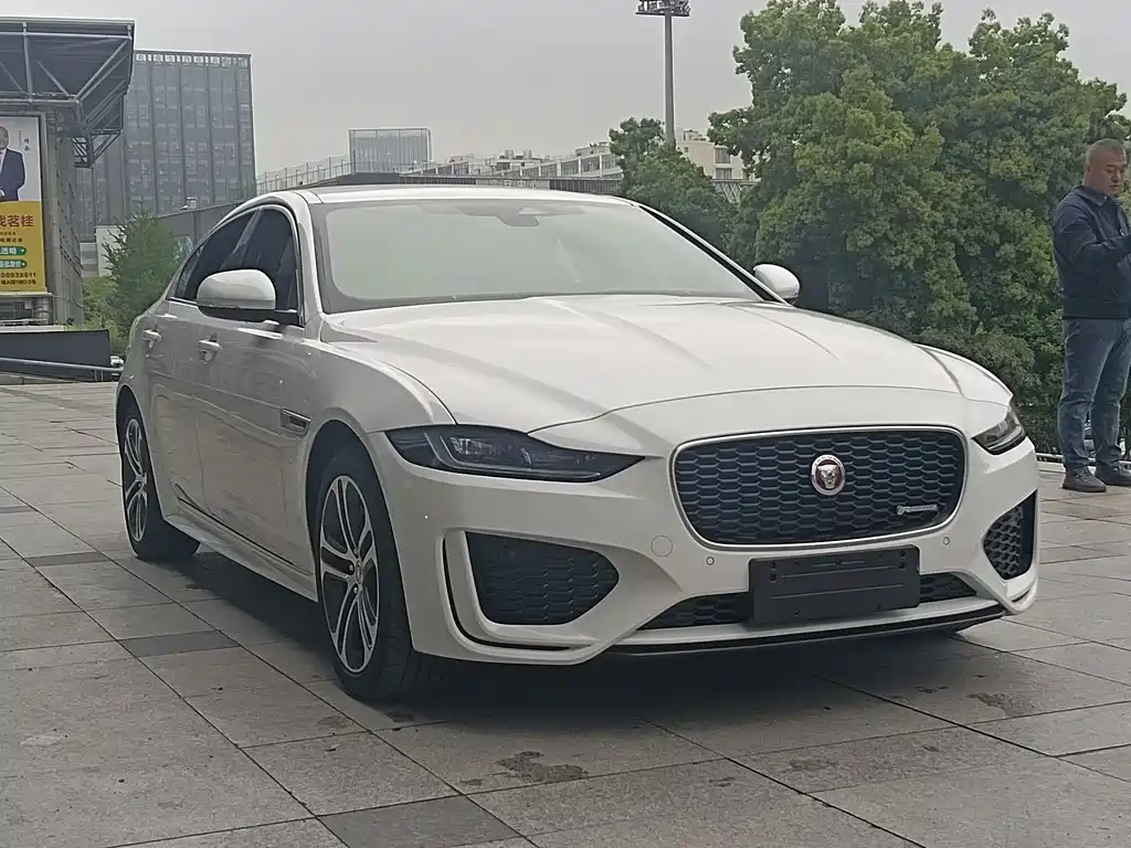 Jaguar XEL 2024 2.0T 250PS R-DYNAMIC S aggressive sports version купить на сайте DeffCars