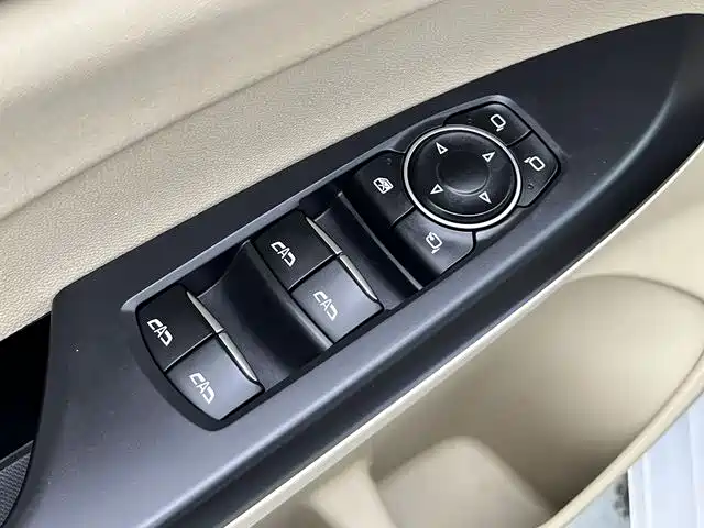 Buick GL8 2022 ES Lu Zun 653T Exclusive Type купить на сайте DeffCars