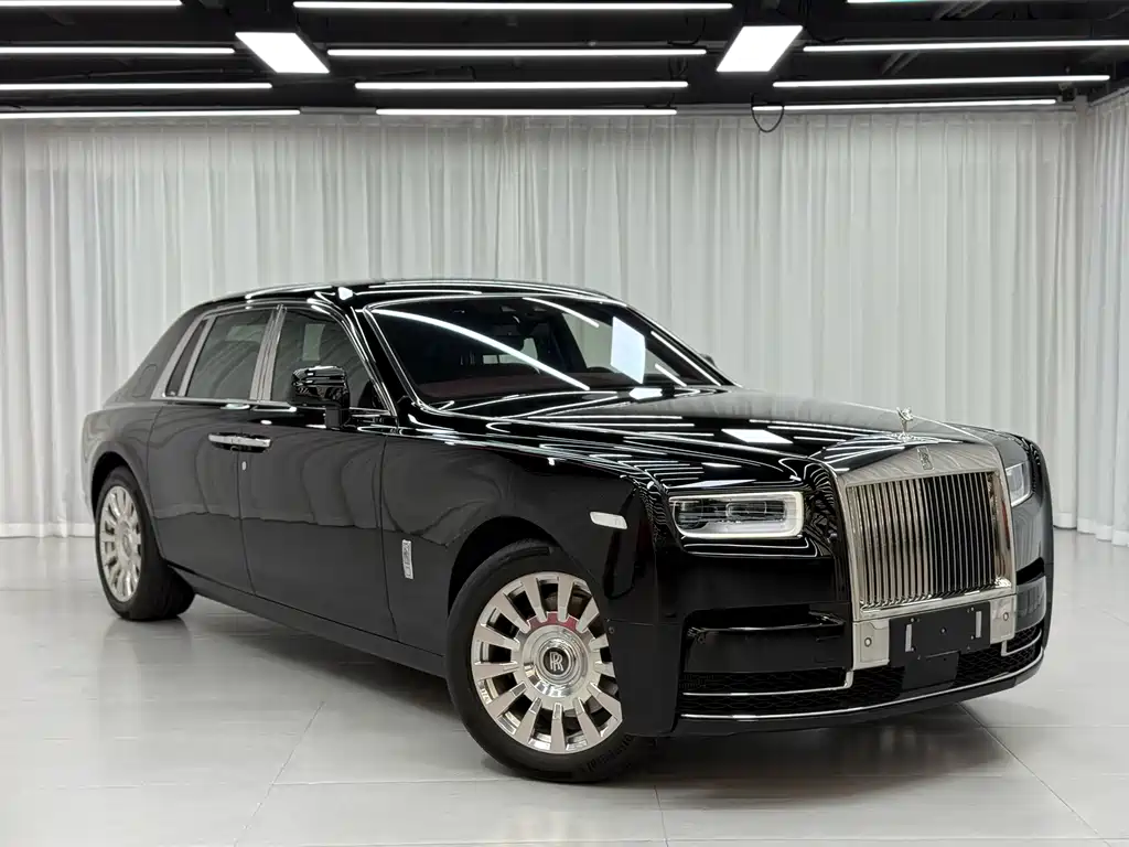 Phantom 2018 6.7T standard wheelbase version купить на сайте DeffCars