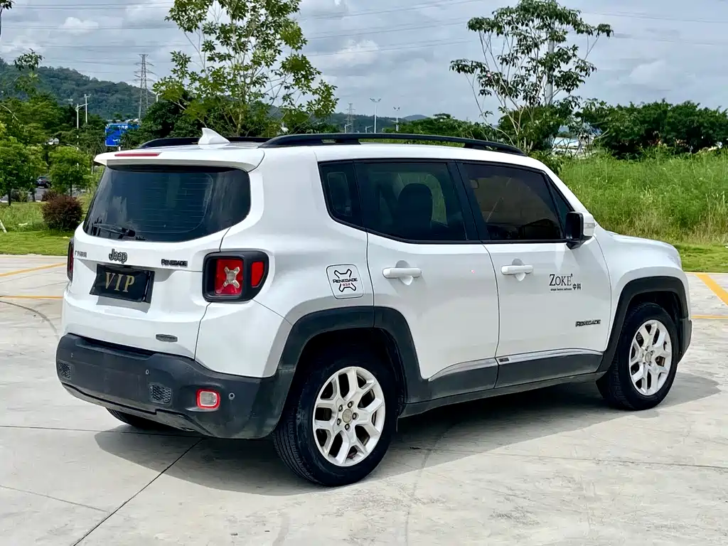 Renegade 2016 1.4T Automatic Power Edition купить на сайте DeffCars
