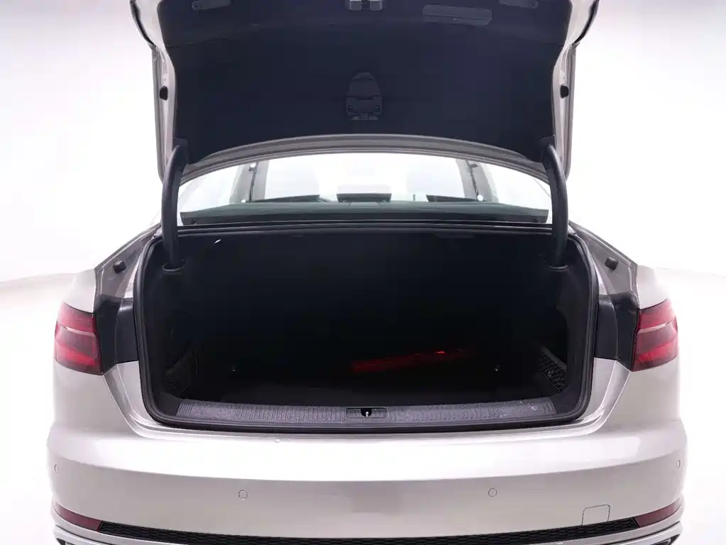 Audi A4L 2019 40 TFSI Fashion Type National VI купить на сайте DeffCars