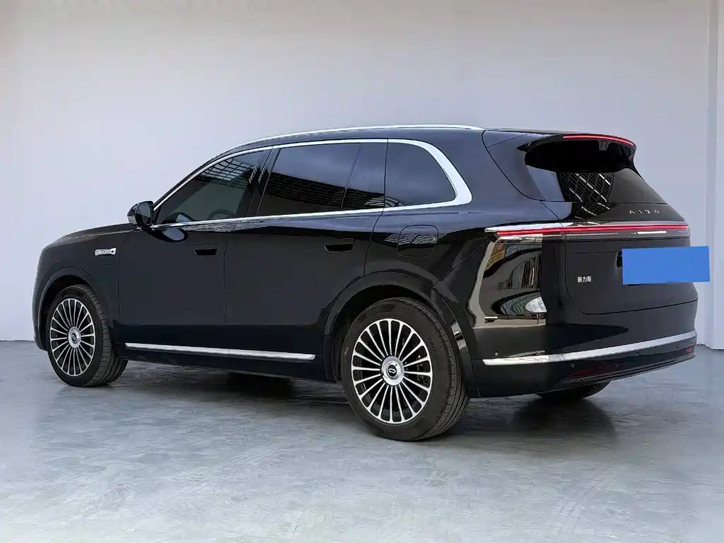 Wenjie M7 2026 extended range Max four-wheel drive version 5 seats (192-line lidar) купить на сайте DeffCars