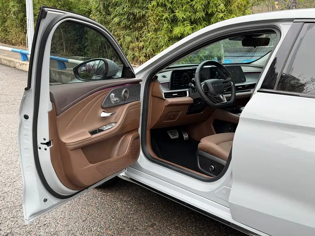 Arrizo 8 2024 high-energy version 2.0T DCT Royal купить на сайте DeffCars