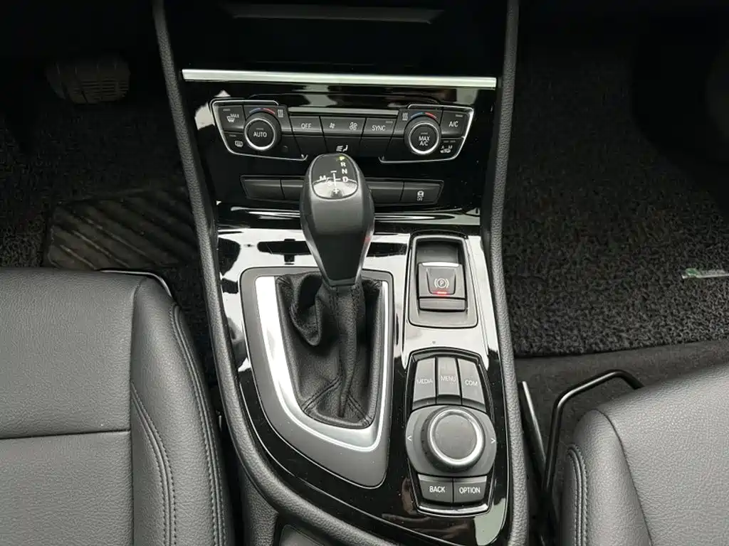 BMW 2 Series Touring 2019 218i Leading Model купить на сайте DeffCars