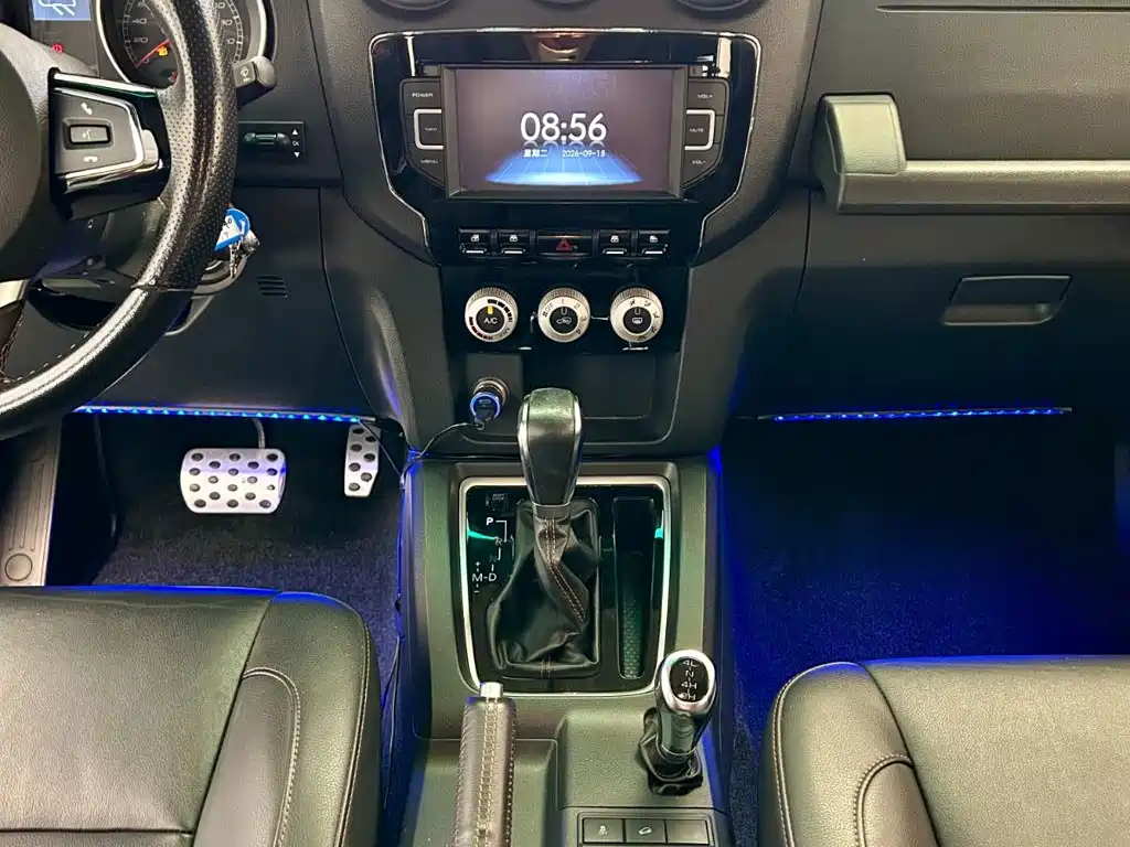 Beijing off-road BJ40 2016 40L 2.3T automatic four-wheel drive exclusive version купить на сайте DeffCars