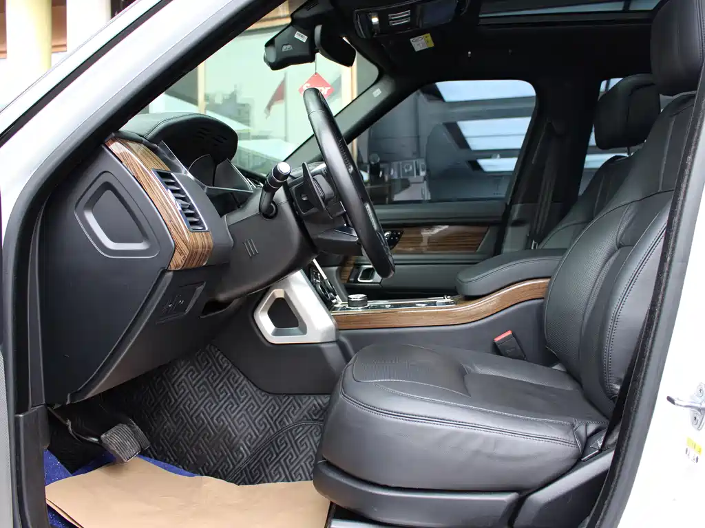 Range Rover 2018 3.0 SC V6 Vogue Extended Edition купить на сайте DeffCars