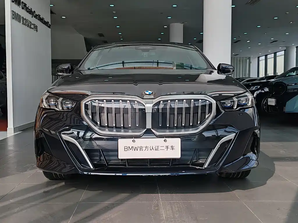 BMW 5 Series 2024 530Li Exclusive M Sports Package купить на сайте DeffCars