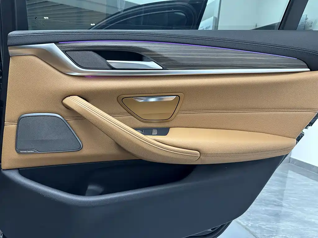 BMW 5 Series 2018 Facelift 530Li Exclusive Luxury Package купить на сайте DeffCars