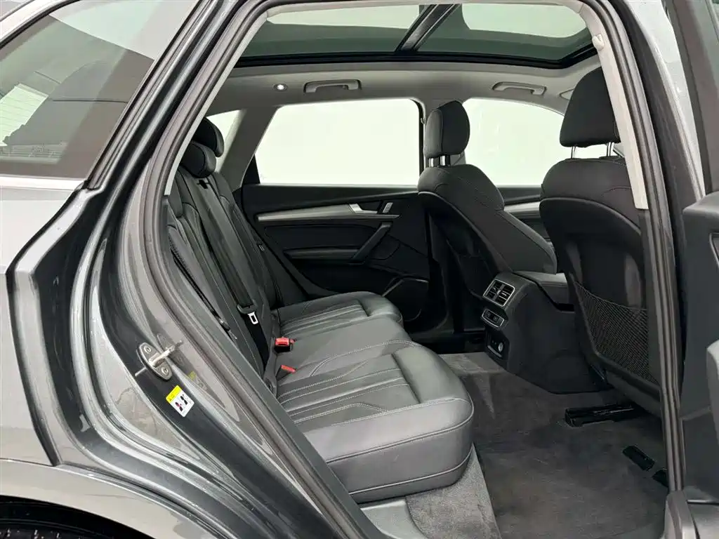 Audi Q5L 2024 40 TFSI Fashionable and Dynamic купить на сайте DeffCars