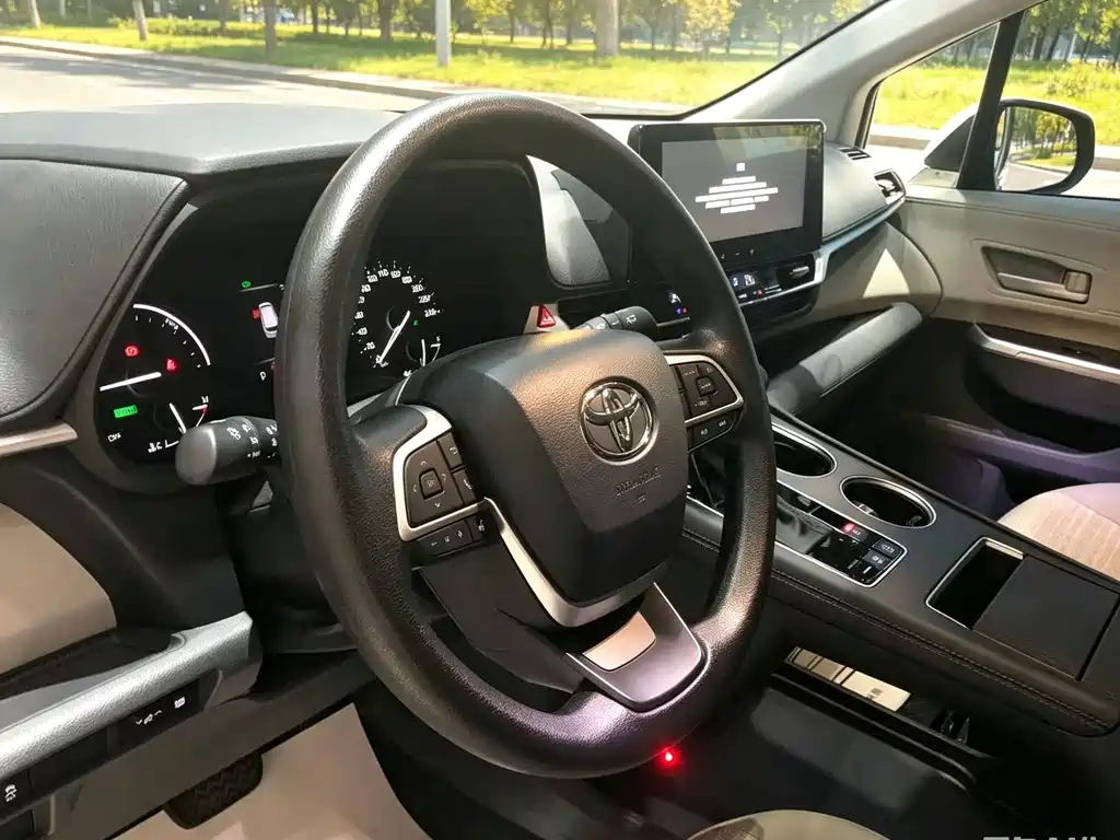 SIENNA 2024 2.5L Hybrid Comfort Edition купить на сайте DeffCars