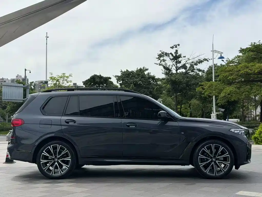 BMW X7 2019 xDrive40i Executive M Sport Package купить на сайте DeffCars