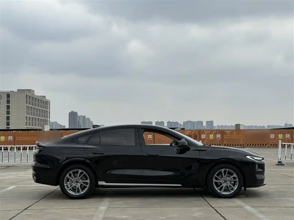 Mondeo 2023 EcoBoost 245 Luxury купить на сайте DeffCars