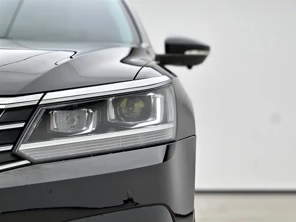 Passat 2017 330TSI DSG Premium Edition купить на сайте DeffCars