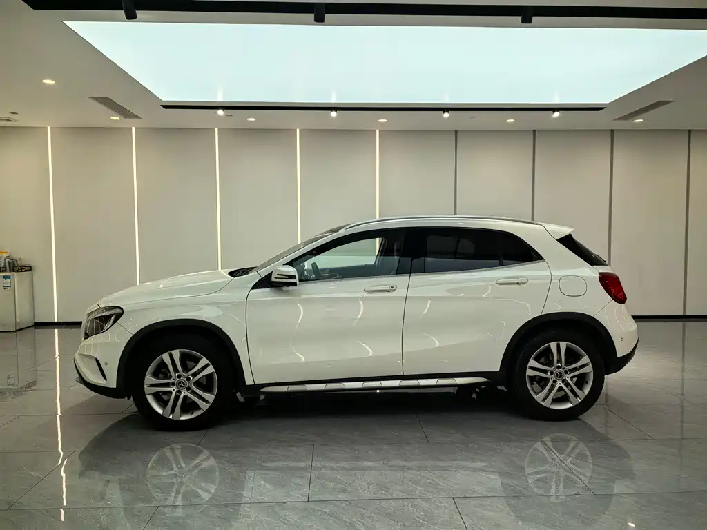 Mercedes-Benz GLA 2016 GLA 200 Dynamic купить на сайте DeffCars