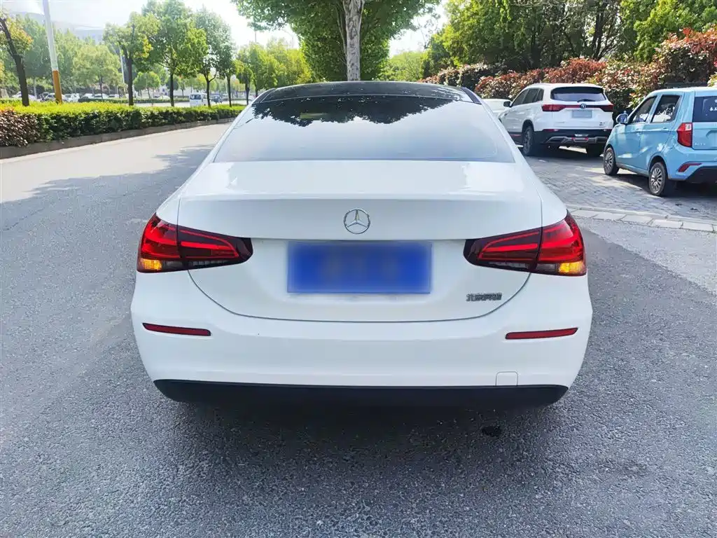 Mercedes-Benz A-Class 2021 A 180 L купить на сайте DeffCars