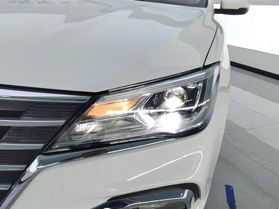 Roewe i5 2020 1.5L manual 4G Internet leading version купить на сайте DeffCars