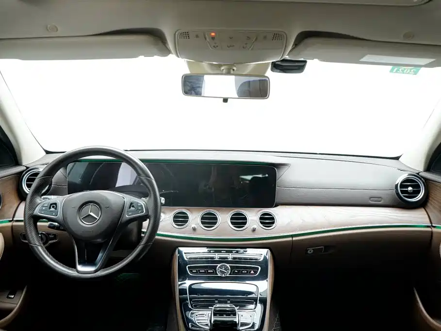 Mercedes-Benz E-Class 2016 E 200 L купить на сайте DeffCars